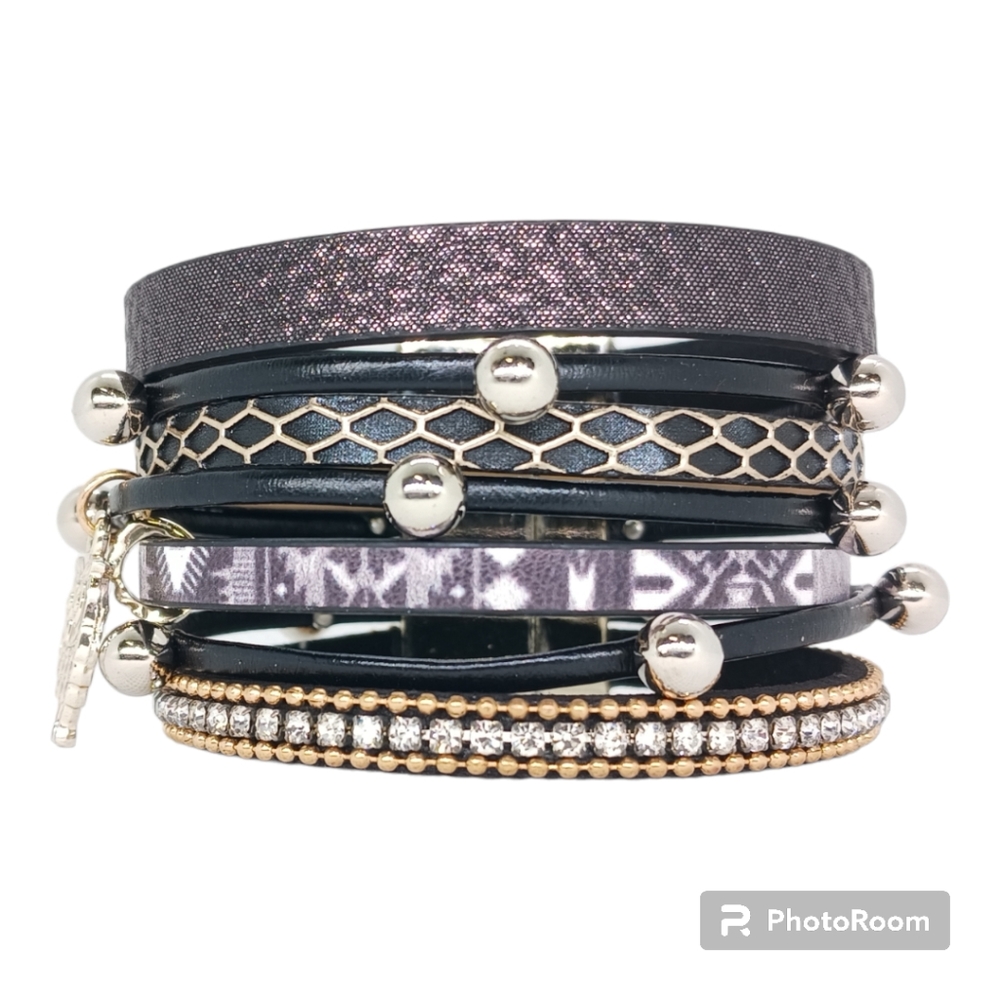 Magnetic clasp cuff leather bracelet